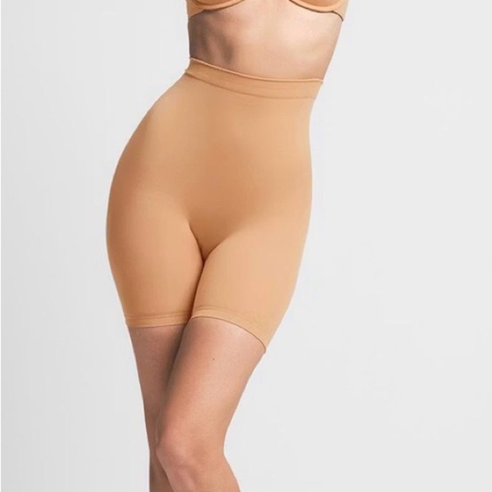 SKIMS Shapewear High-Waisted Shaping Shorts - Tan mid thigh NWOT XS,S,M,3XL